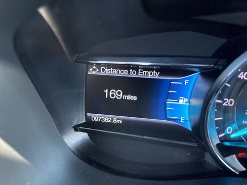 Used 2019 Ford Explorer XLT w/ Equipment Group 202A AWD/4WD image 4