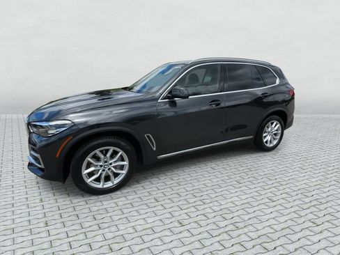 Certified 2022 BMW X5 xDrive40i w/ Premium Package AWD/4WD image 4