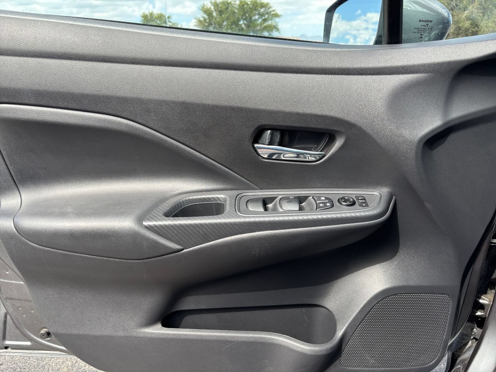 Used 2025 Nissan Versa SV FWD image 18