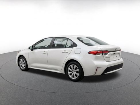 Used 2025 Toyota Corolla LE FWD image 7