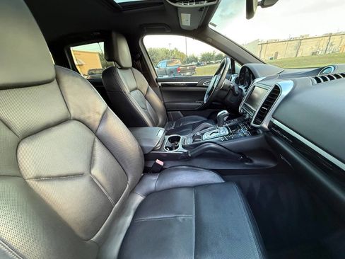Used 2012 Porsche Cayenne image 33