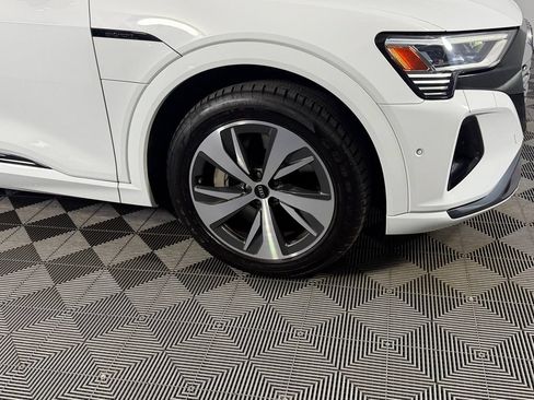 Used 2024 Audi Q8 e-tron Prestige w/ Prestige Package AWD/4WD image 12