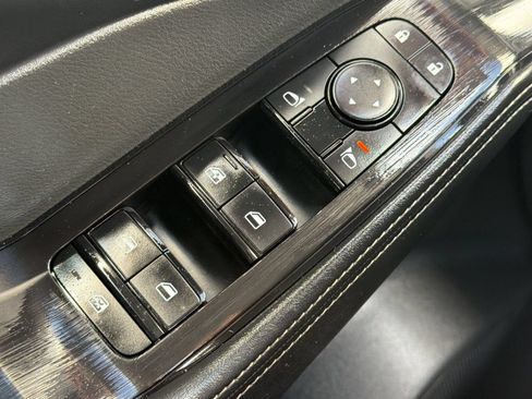 Used 2025 Nissan Rogue SV AWD/4WD image 26