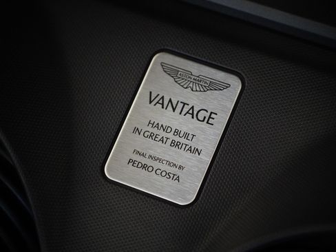 Used 2025 Aston Martin V8 Vantage Coupe image 37