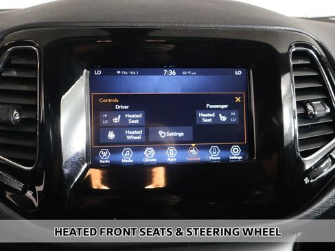 Used 2020 Jeep Compass Latitude AWD/4WD image 3