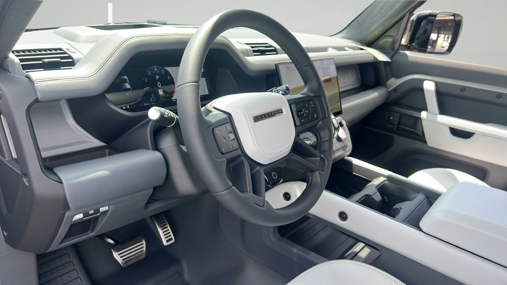 New 2026 Land Rover Defender 110 AWD/4WD image 4