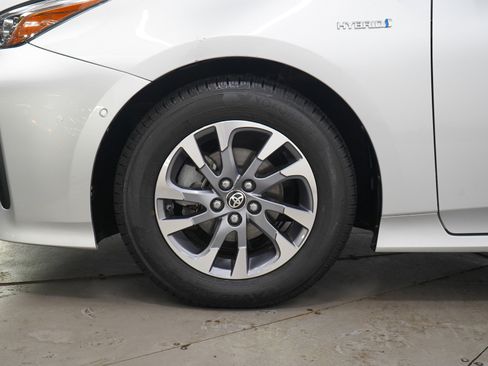 Used 2020 Toyota Prius XLE w/ Advanced Technology Package FWD image 28