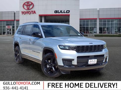 Used 2023 Jeep Grand Cherokee L Laredo RWD image 1