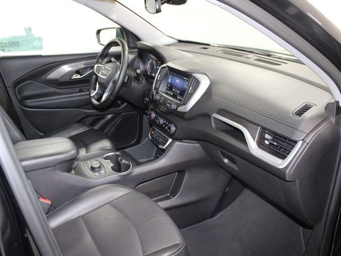 Used 2024 GMC Terrain SLT image 27