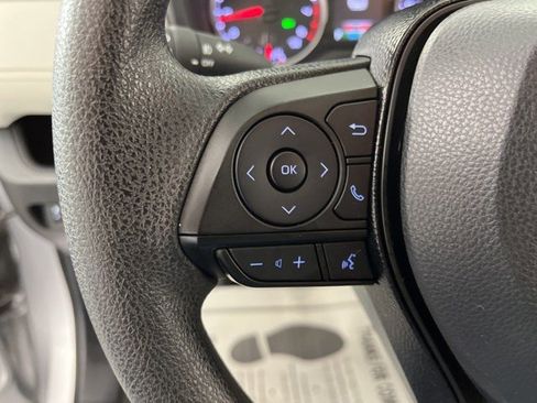 Used 2021 Toyota RAV4 XLE w/ Convenience Package FWD image 19
