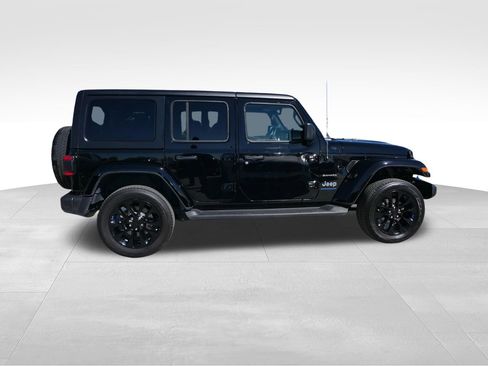 Used 2023 Jeep Wrangler Unlimited Sahara image 2