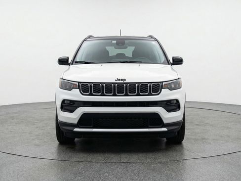 Used 2025 Jeep Compass Limited image 1