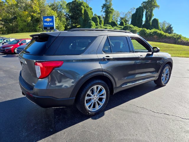 Used 2020 Ford Explorer XLT w/ Equipment Group 202A AWD/4WD image 8