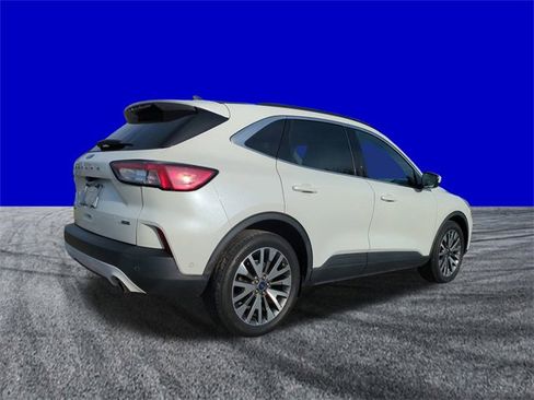 Used 2021 Ford Escape Titanium image 4