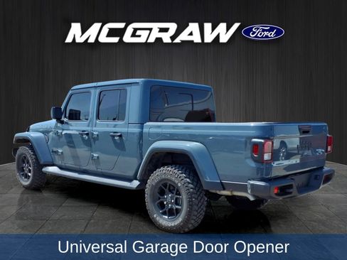 Used 2025 Jeep Gladiator Sport AWD/4WD image 9