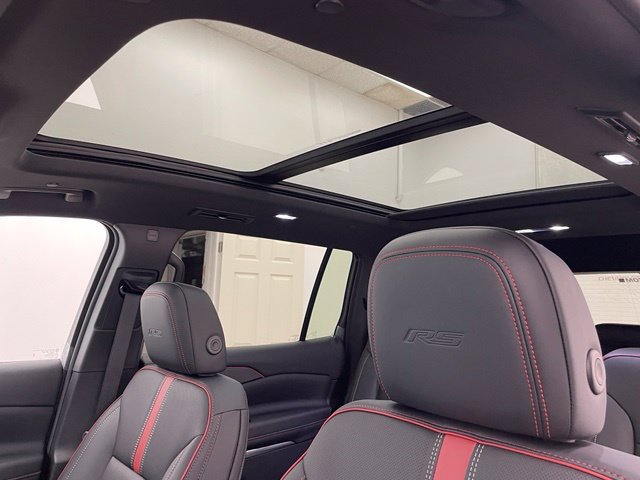 New 2027 Chevrolet Traverse RS w/ LPO, Floor Liner Package AWD/4WD image 7