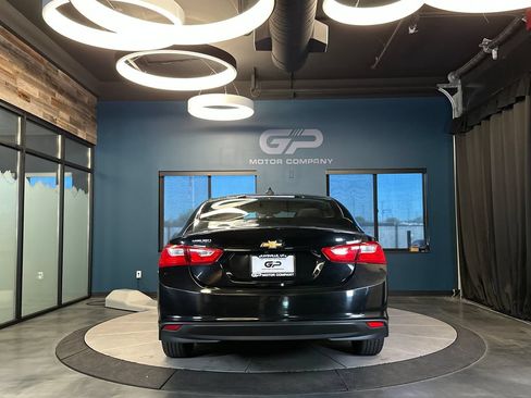 Used 2018 Chevrolet Malibu LS FWD image 4