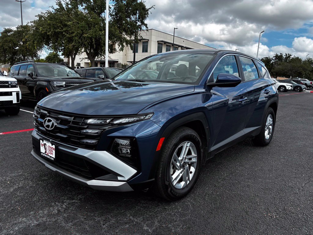 Certified 2026 Hyundai Tucson SE FWD image 1