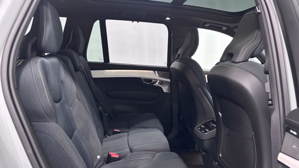 Certified 2025 Volvo XC90 B6 Ultra AWD/4WD image 25