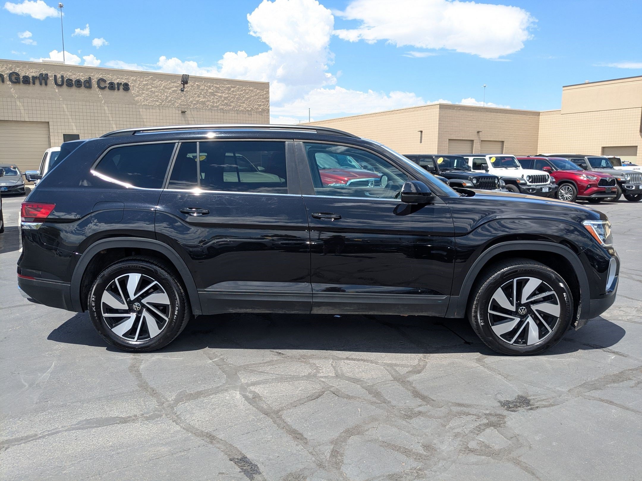Used 2026 Volkswagen Atlas SE AWD/4WD image 2