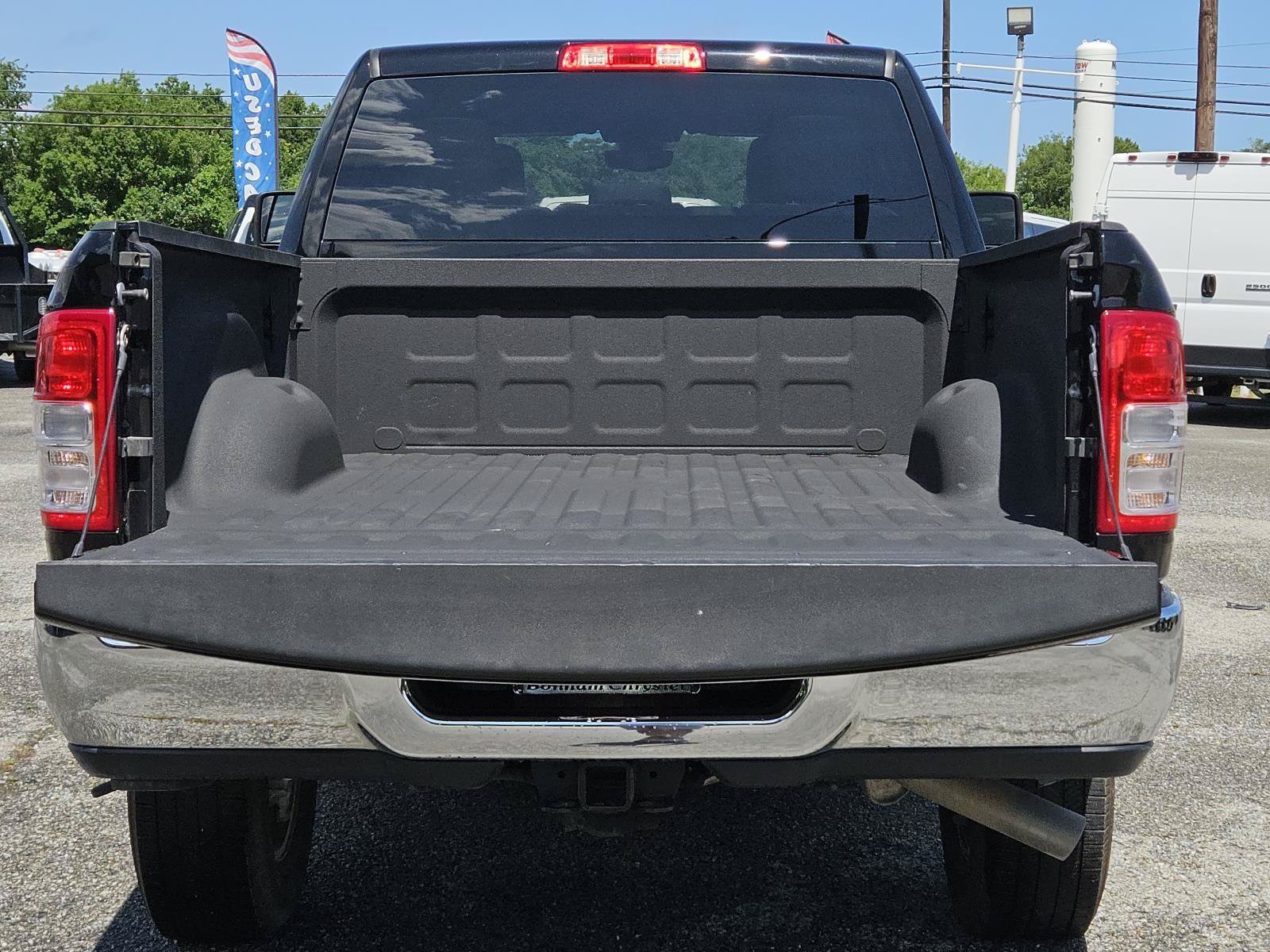Used 2024 RAM 2500 Big Horn w/ Bed Utility Group AWD/4WD image 9