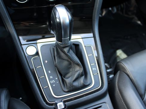 Used 2015 Volkswagen Golf SEL image 26