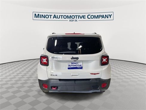 Used 2019 Jeep Renegade Trailhawk image 7