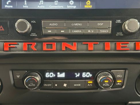 Used 2026 Nissan Frontier PRO-4X AWD/4WD image 43