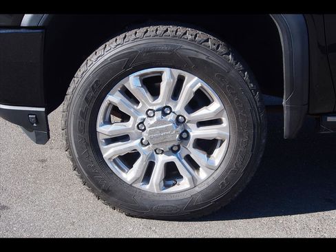 Used 2021 GMC Sierra 2500 Denali w/ Denali Black Diamond Edition image 11