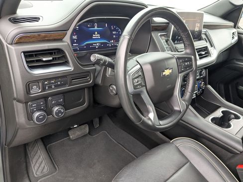 Used 2023 Chevrolet Suburban Premier image 14