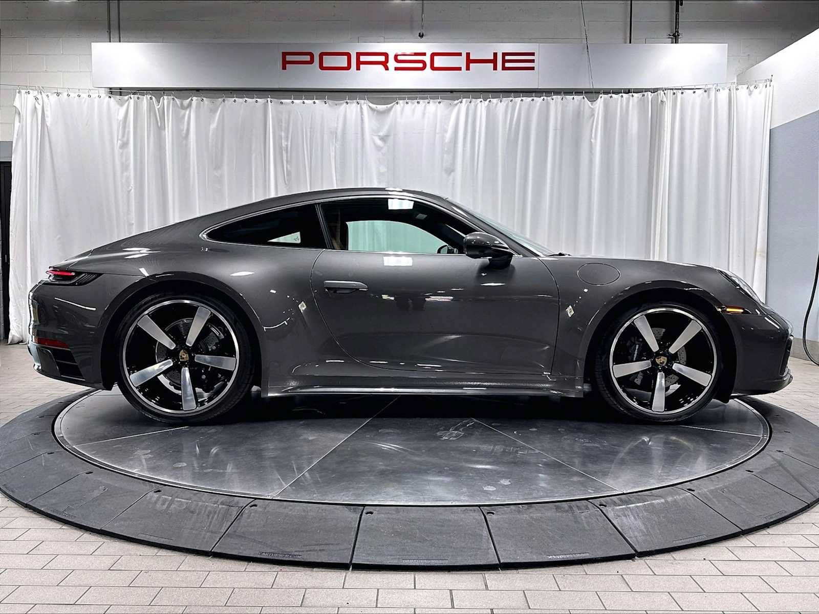 Used 2024 Porsche 911 Carrera 4 AWD/4WD image 10