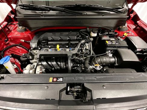 Used 2024 Hyundai Venue Limited image 30