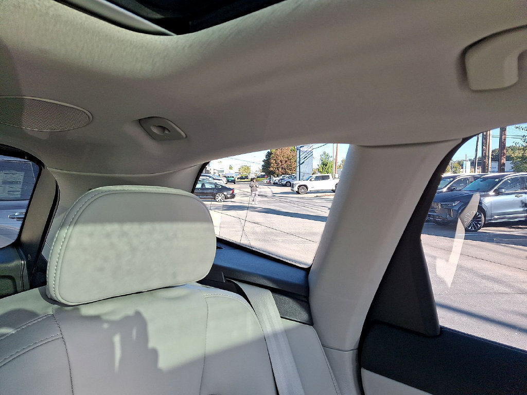 Certified 2026 Volvo XC60 B5 Ultra AWD/4WD image 14