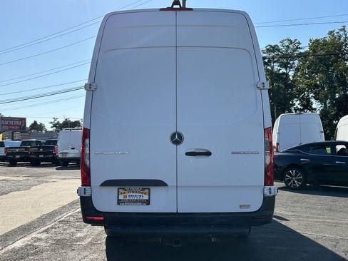 Used 2019 Mercedes-Benz Sprinter 3500 w/ Driver Convenience Package image 5