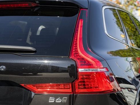 Certified 2022 Volvo XC60 B6 Inscription w/ Advanced Package image 6