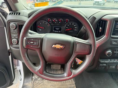 Used 2023 Chevrolet Silverado 2500 Custom w/ Custom Value Package image 6