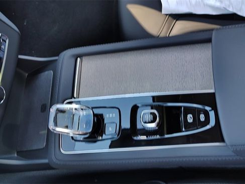 New 2026 Volvo XC90 B6 Plus image 22