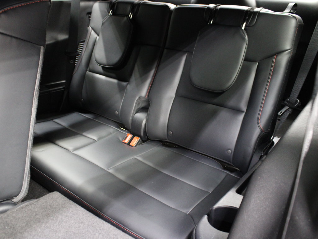 Used 2025 Ford Explorer ST-Line w/ ST-Line Street Pack AWD/4WD image 18