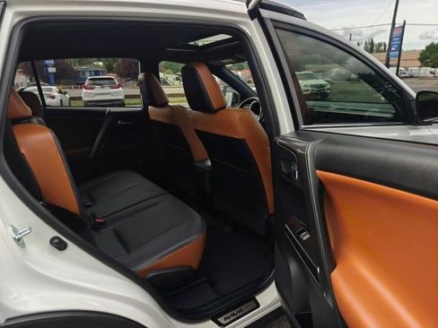Used 2018 Toyota RAV4 SE w/ Power Extra Value Package AWD/4WD image 40