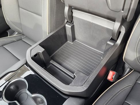 New 2026 GMC Yukon XL Elevation image 34