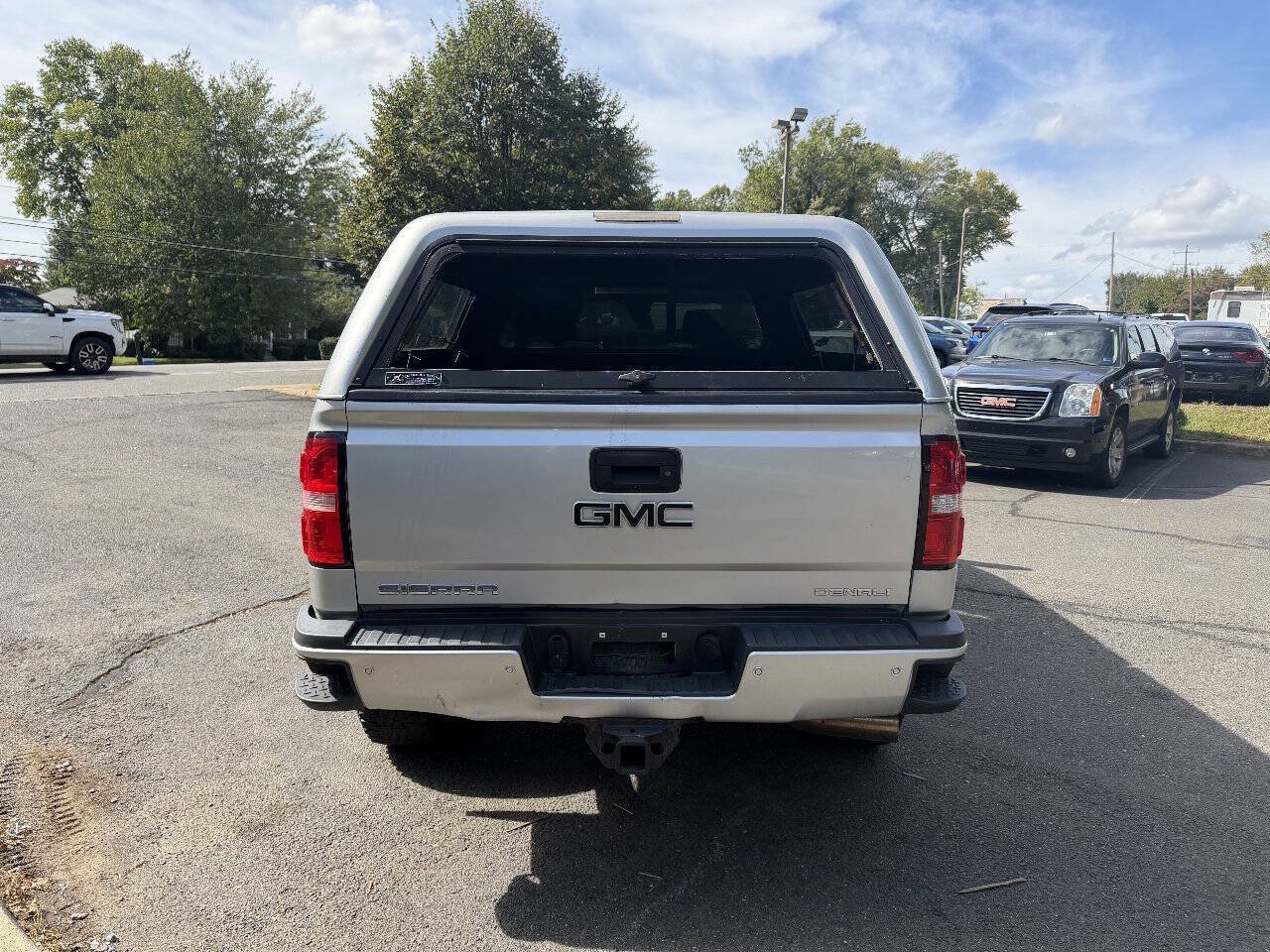 Used 2018 GMC Sierra 2500 Denali w/ Duramax Plus Package AWD/4WD image 6