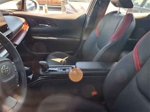 Used 2024 Toyota Prius Prime Premium image 7