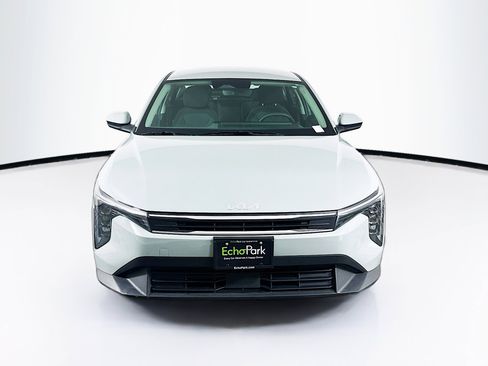 Used 2025 Kia K4 LXS image 2