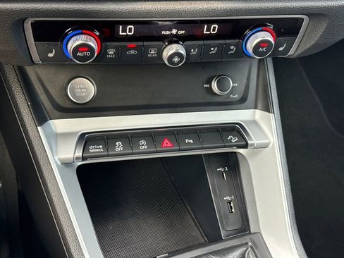 Used 2020 Audi Q3 2.0T Premium image 21