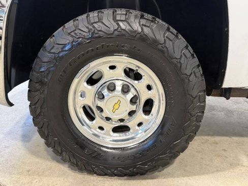 Used 2010 Chevrolet Silverado 2500 LT AWD/4WD image 13