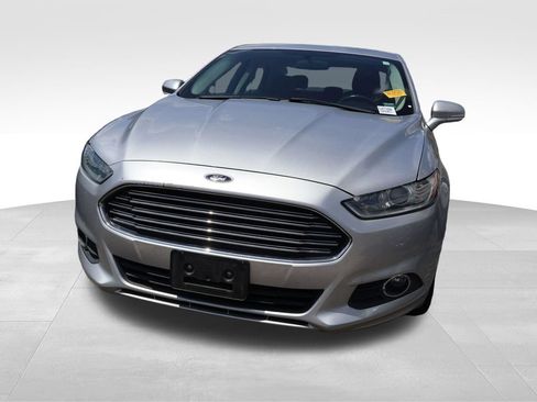 Used 2014 Ford Fusion SE w/ Equipment Group 201A FWD image 3