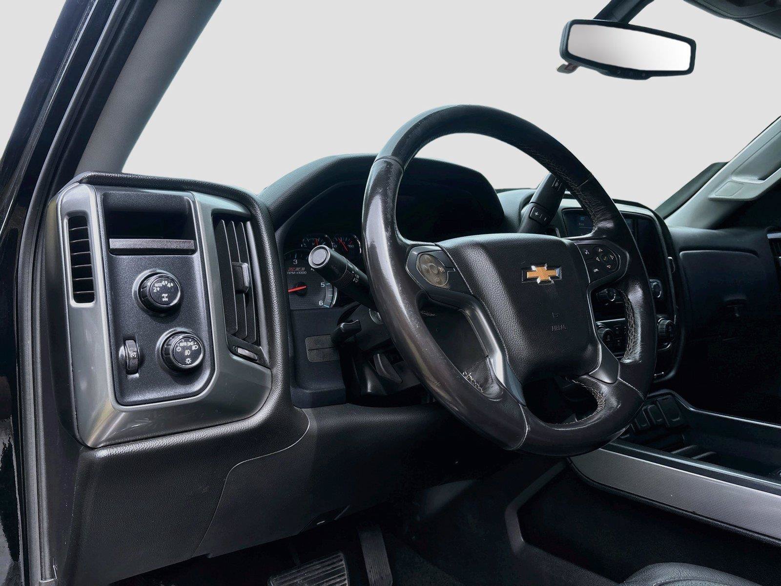 Used 2018 Chevrolet Silverado 1500 LT w/ All Star Edition AWD/4WD image 29