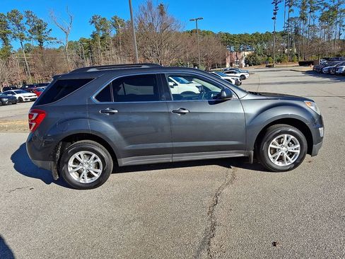 Used 2017 Chevrolet Equinox LT image 8