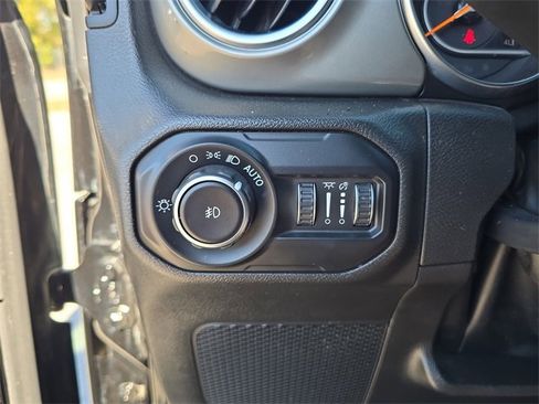 Certified 2022 Jeep Wrangler Unlimited Sahara w/ LED Lighting Group image 21