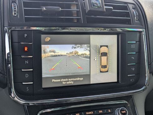 Used 2018 Lincoln Continental Reserve image 16